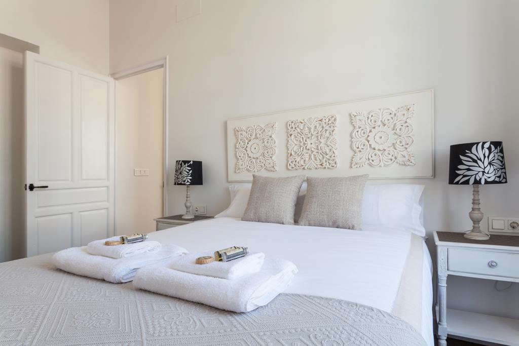 Stunning Boutique - Space Maison Apartments Sevilla Bagian luar foto