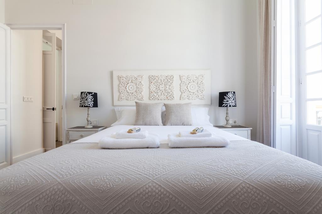Stunning Boutique - Space Maison Apartments Sevilla Bagian luar foto
