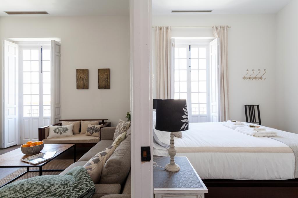 Stunning Boutique - Space Maison Apartments Sevilla Bagian luar foto