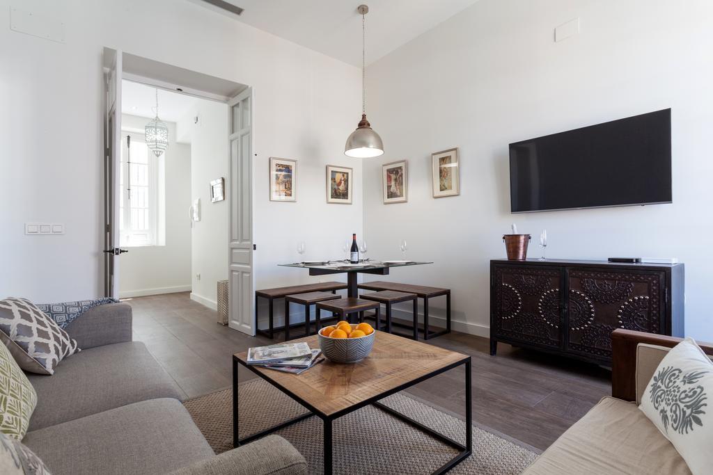 Stunning Boutique - Space Maison Apartments Sevilla Bagian luar foto