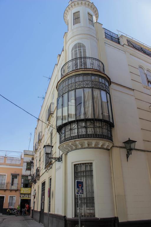 Stunning Boutique - Space Maison Apartments Sevilla Bagian luar foto